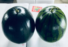 画像をギャラリービューアに読み込む, 夏の女神(黒皮のスイカ)3-4玉入り 17kg